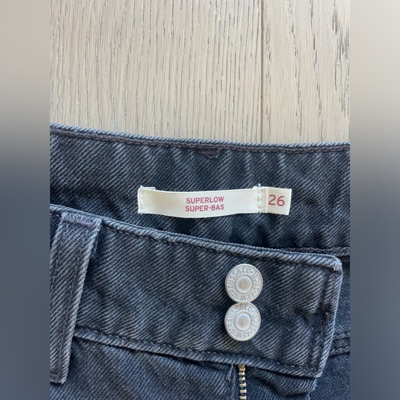 Levi’s Black super low jeans size 26 BRAND NEW! never worn. - Picture 4 of 4